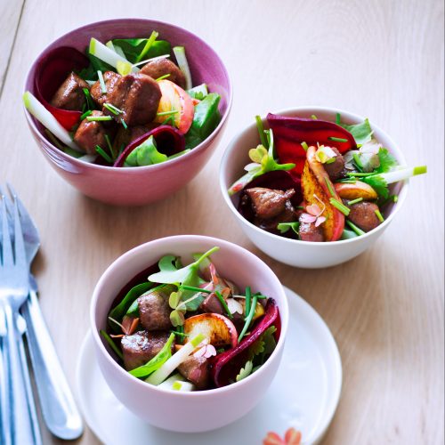 Salade tiède au foie de veau laqué au miel