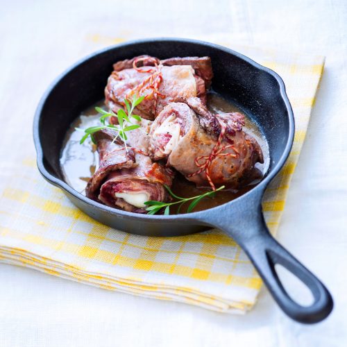 Saltimboccas d’onglet de boeuf au speck et sauce à l’échalote