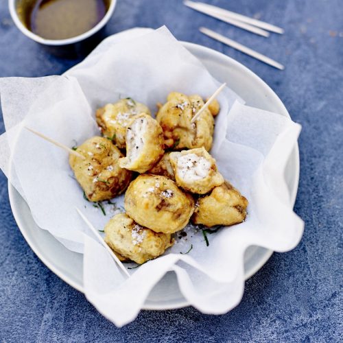 Beignets de cervelle d’agneau, sauce vinaigrée aux épices