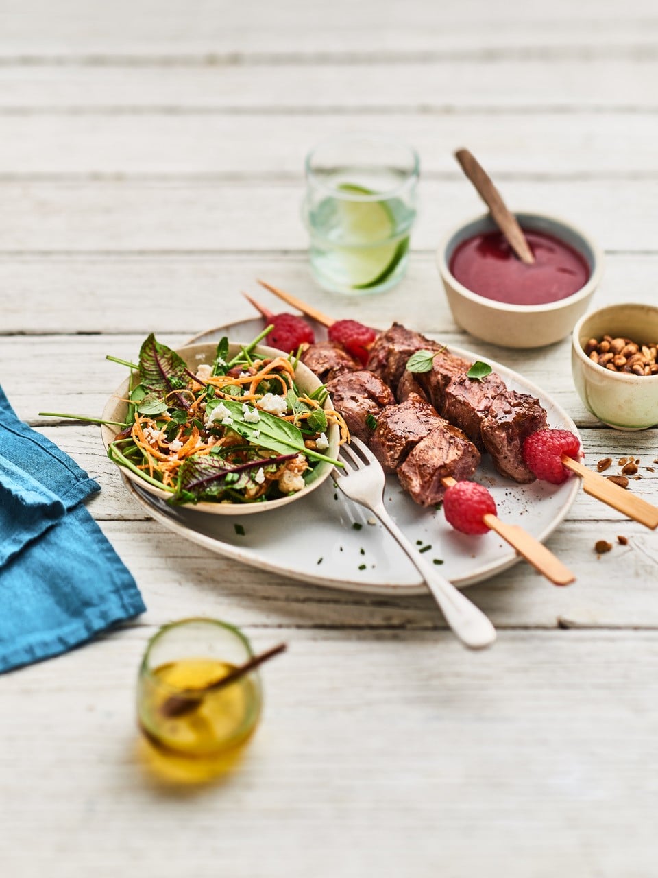 Brochettes d’onglet de veau et jus de framboises